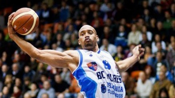 Jason Forte signs with Bourg