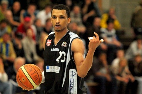 Mike Efevberha signs with Nymburk