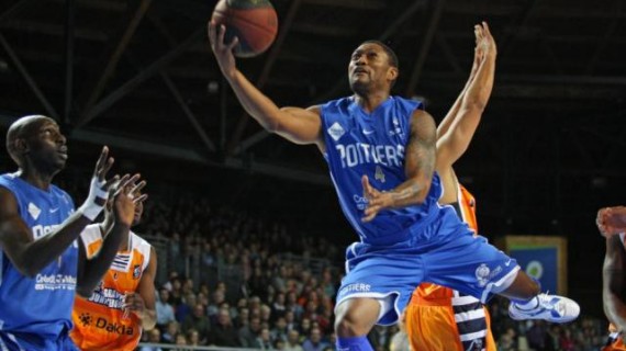 Justin Gray leaves Poitiers