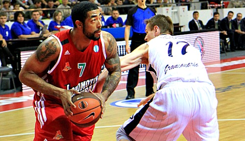 Jeremiah Massey signs with Champville