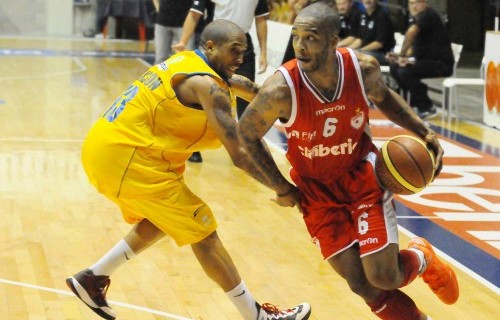 Adrian Banks signs with Galil Gilboa