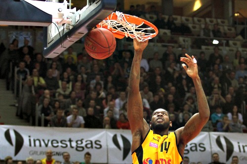Kurt Looby joins Telekom Baskets