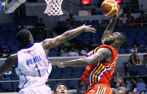 Mario West back with Meralco Bolts