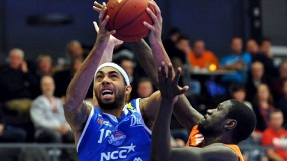 Jaraun Burrows heads to Provence Basket