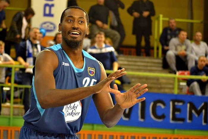 Kyle Weaver signs with Aris Court Side Newspaper