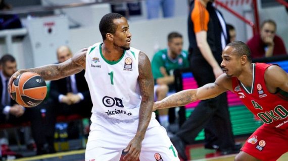 Dee Bost lands with SIG Strasbourg