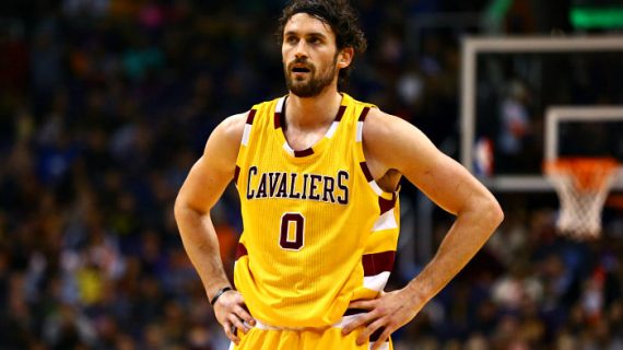 Kevin Love suffers broken hand, out 6-8 weeks