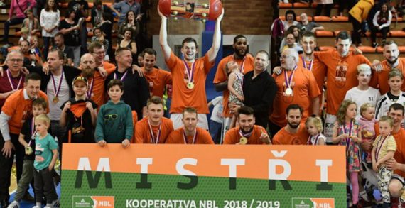 CEZ Nymburk dominates for 15th straight Czech League title