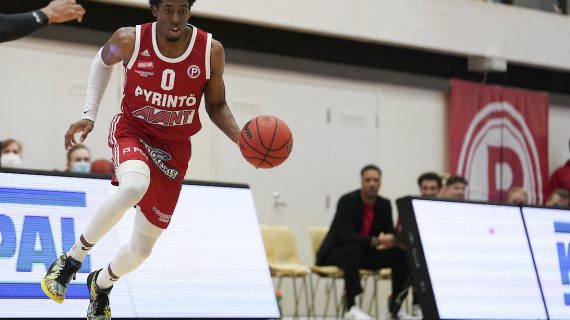 Marcus Lewis signs with Lavrio