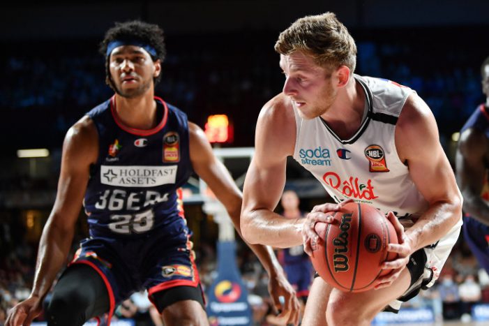 Melbourne United wins seventh straight game and consolidates 1st place in Australian NBL