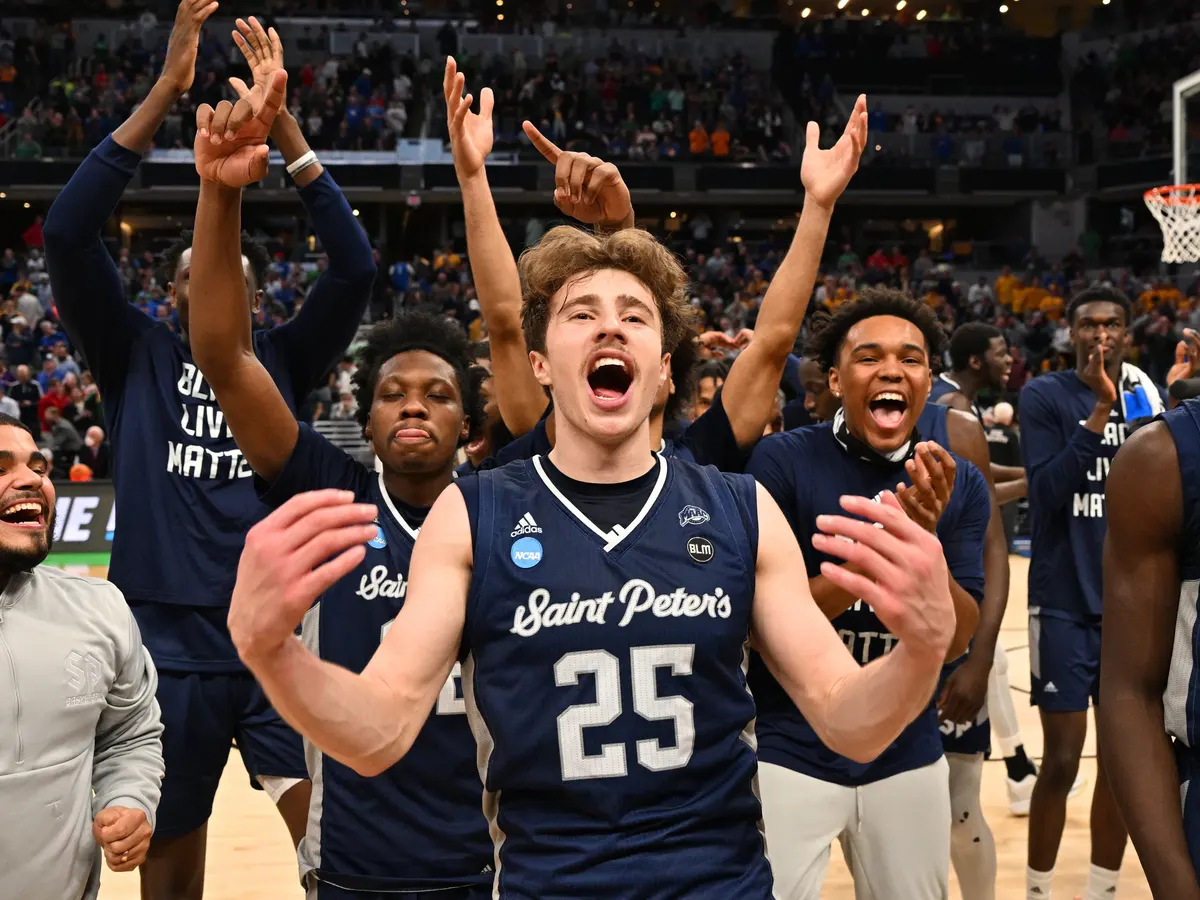 Saint Peter’s shock Kentucky in first round of  NCAA tournament